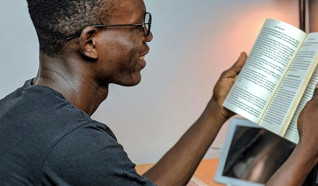 Día del Libro: Por qué nuestro cerebro necesita releerse a los 40